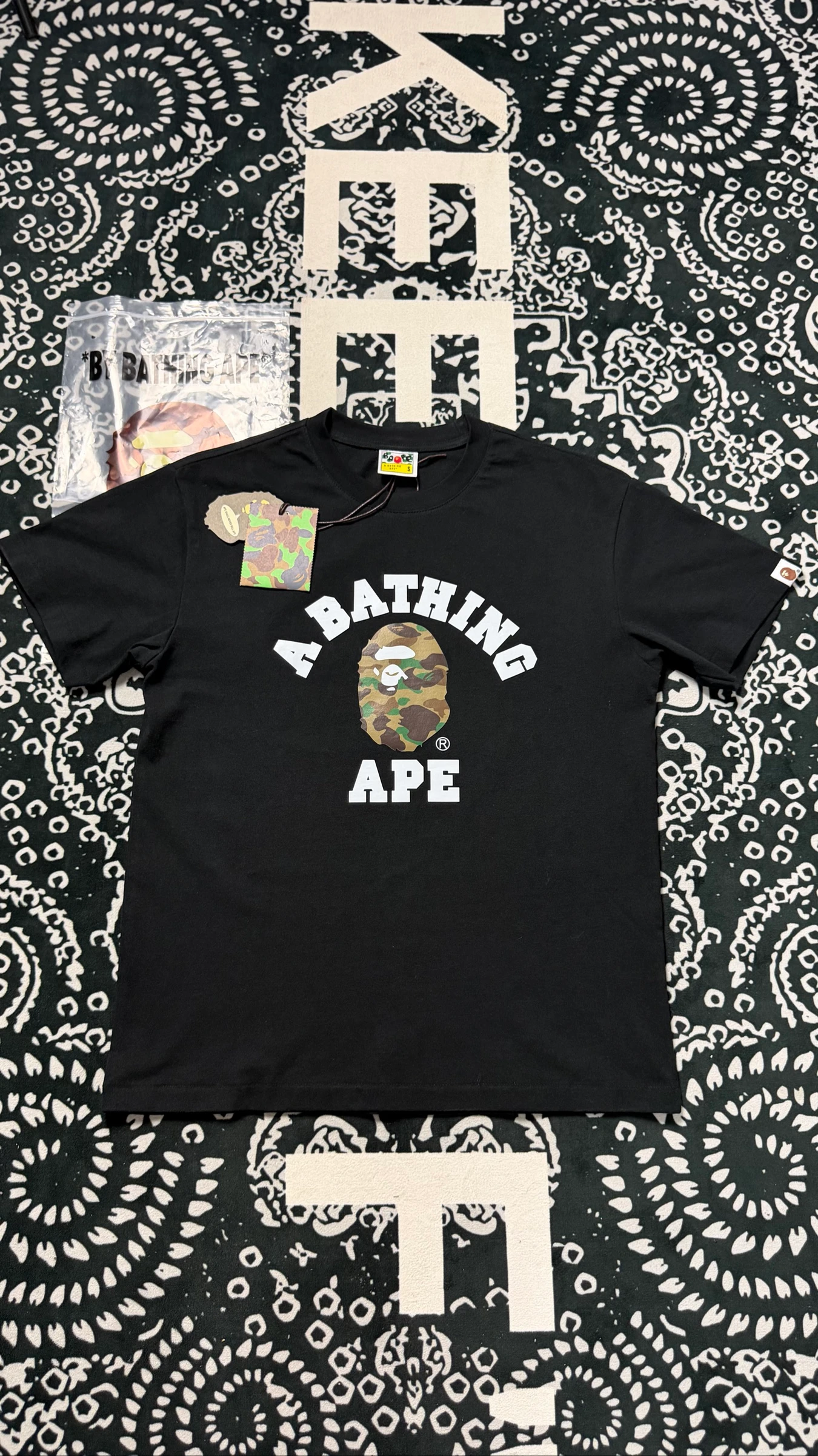 Camiseta BAPE (size S)